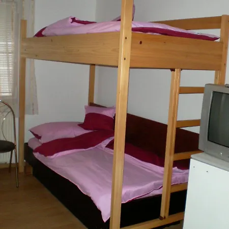 Piero Hostal Liubliana