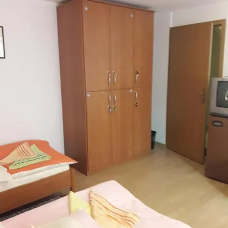 Piero Hostal *