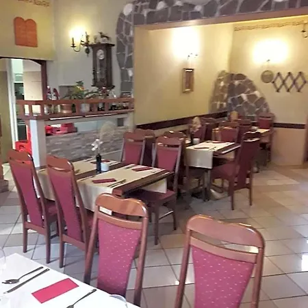 بيت شباب Piero *