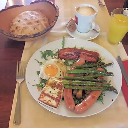 بيت شباب Piero